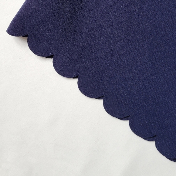 Woman's Banana Republic scalloped blue midi skirt - Picture 3 of 5